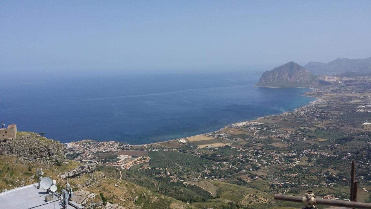 Apartamento Sole E Fiori Di Sicilia Valderice Exterior foto